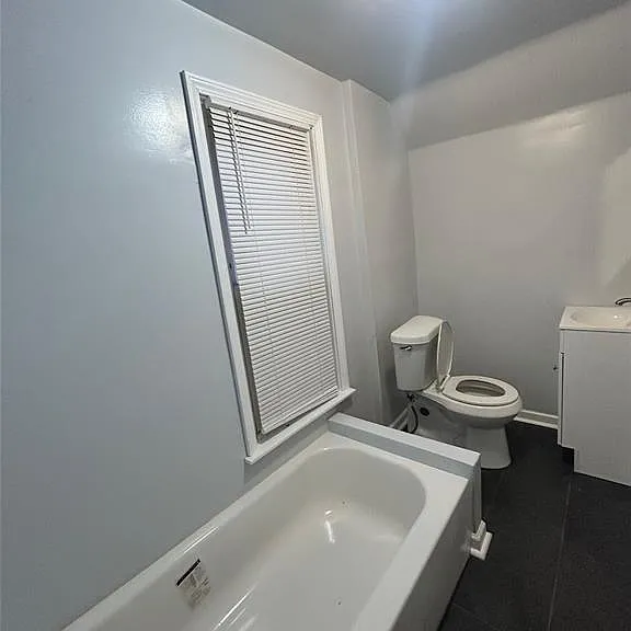 6242 Frontenac St — Photo 7