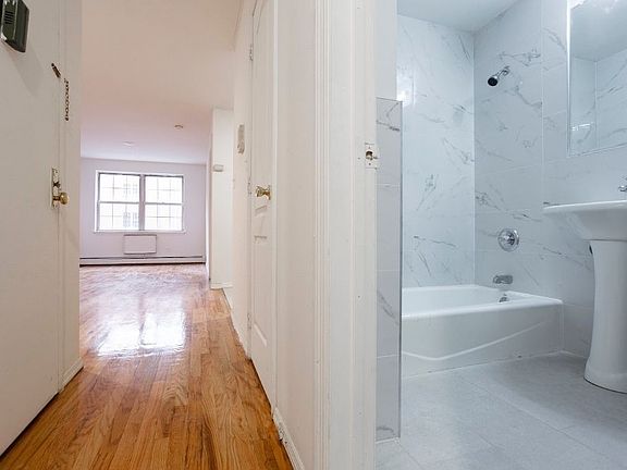 5th image of 236 Skillman Ave #3
