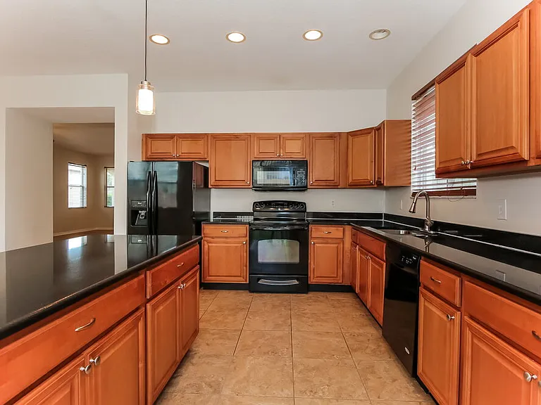 9322 Zincoe Ln — Photo 5