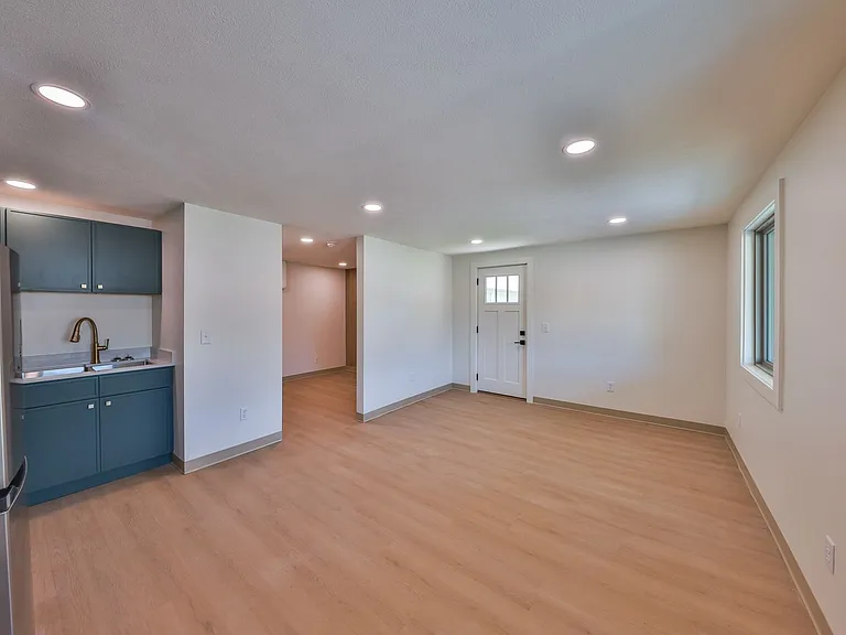 551 Elm St #19 — Photo 4