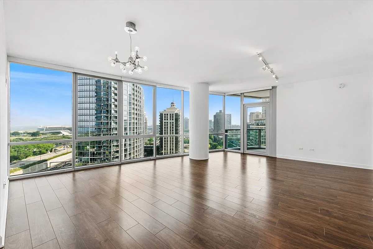 2 bed, 1639 sqft, $5,300 — Photo 3