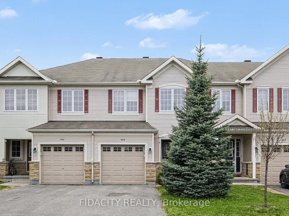464 Templeford Ave, Ottawa, ON K2M 0B8