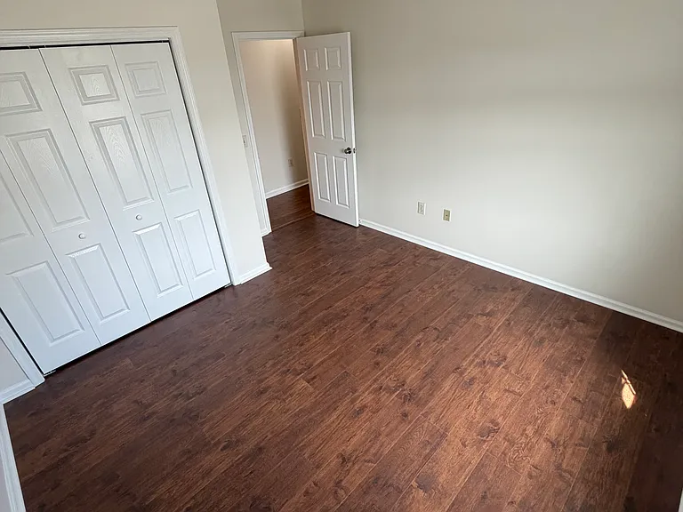 212 Jeffrey Ln — Photo 11