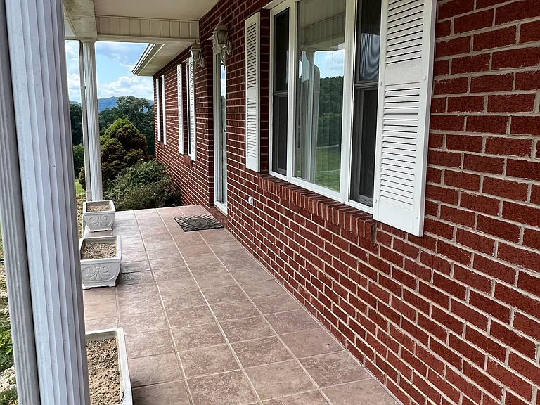 1723 Quarry Rd — Photo 8