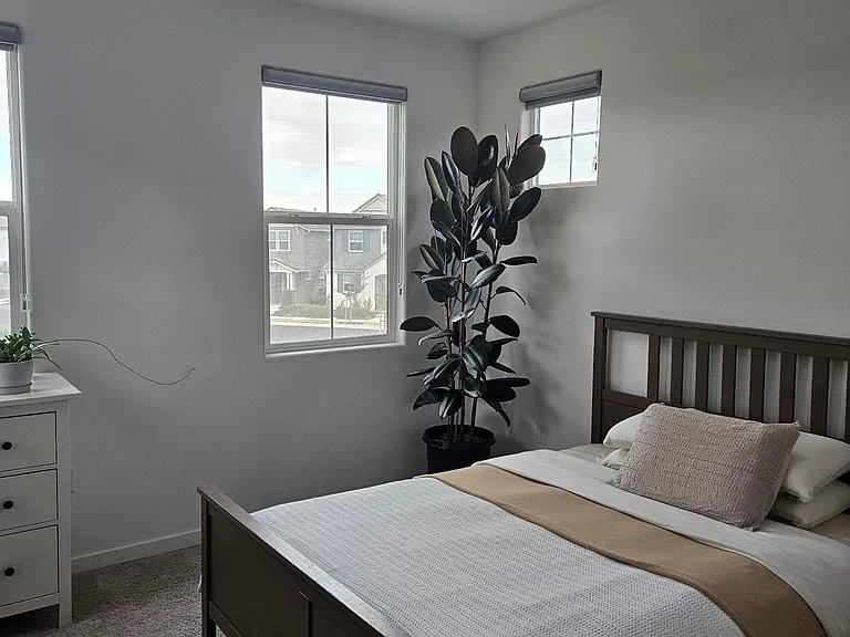 2243 S Stunham Ln — Photo 9