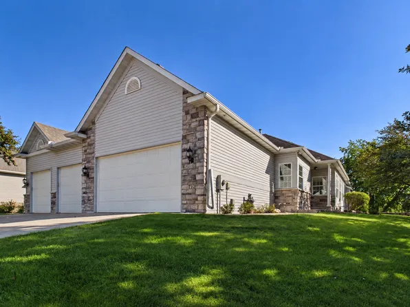 710 Gilfillan Ln, Saint Paul, MN 55127