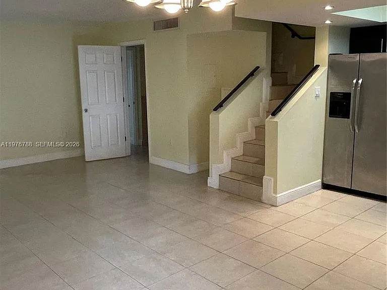 1024 W 79th St #1024 — Photo 5