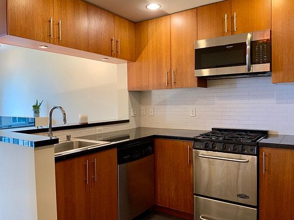 4th image of 2721 1st Ave Unit 404