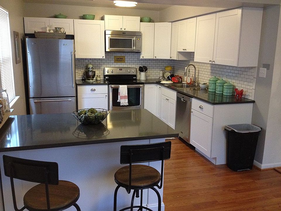 2nd image of 5303 Shelby Ct