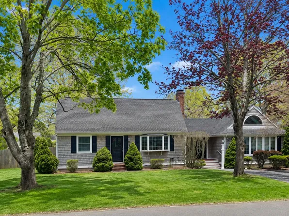 27 Sandpiper Circle, Teaticket, MA 02536