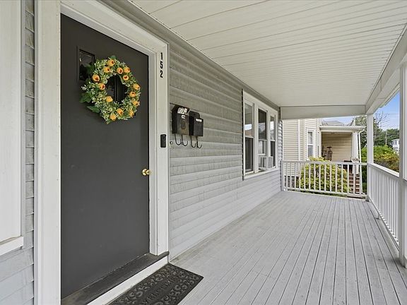 4th image of 152 Davis St