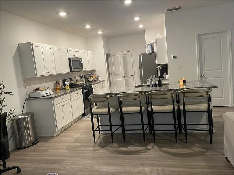 5765A Thornton Dr — Photo 2