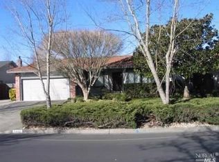 5801 Country Club Dr, Rohnert Park, CA 94928