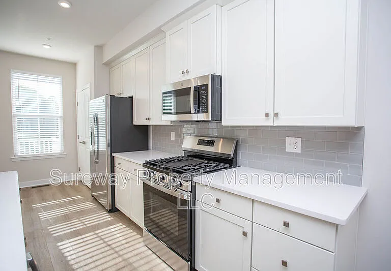 8 Foxwood Dr — Photo 12