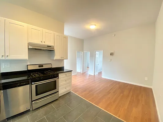 Rented by Zjama Realty Corp | media 5