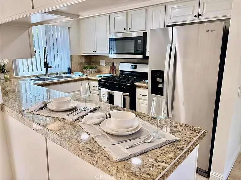 2558 Orange Ave #6 — Photo 6