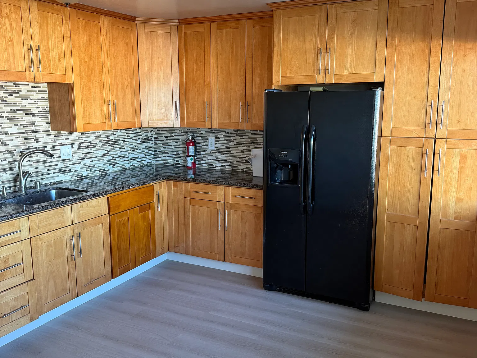 2 bed, 900 sqft, $3,095 — Photo 1