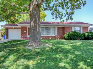 2202 W Grandview Dr, Decatur, IL 62526