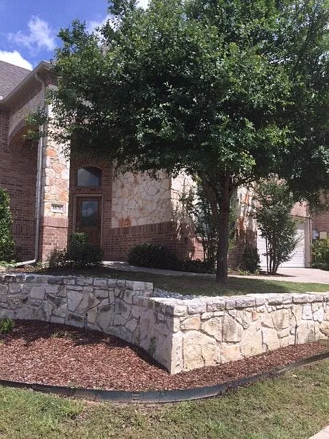 4 bed, 2.5 bath, 2320 sqft, $2,750 — Photo 2