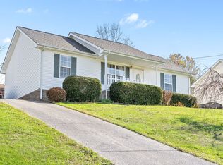 983 Granny White Rd, Clarksville, TN 37040