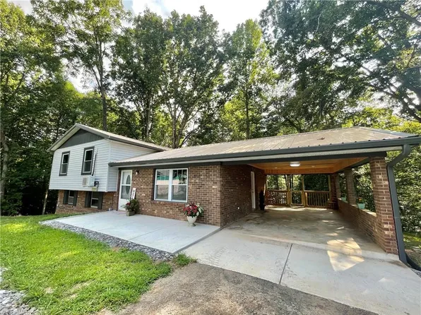 297 Oakley Dr, North Wilkesboro, NC 28659