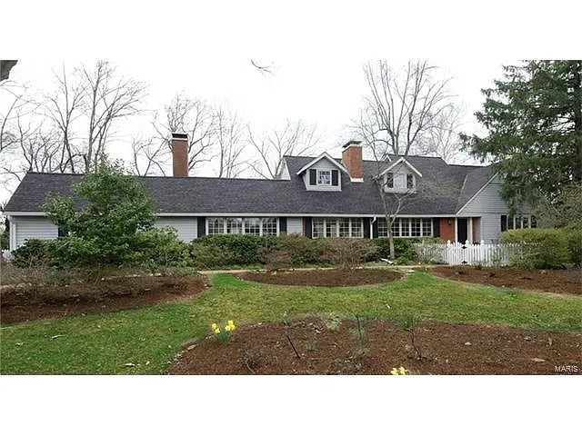 10021 Springwood Dr photo 1