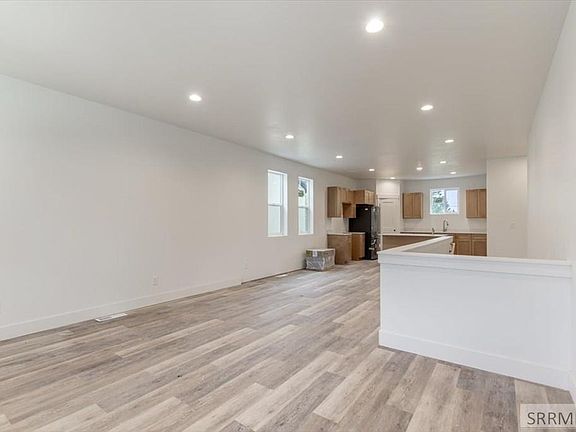 4th image of 163 Olive Ln