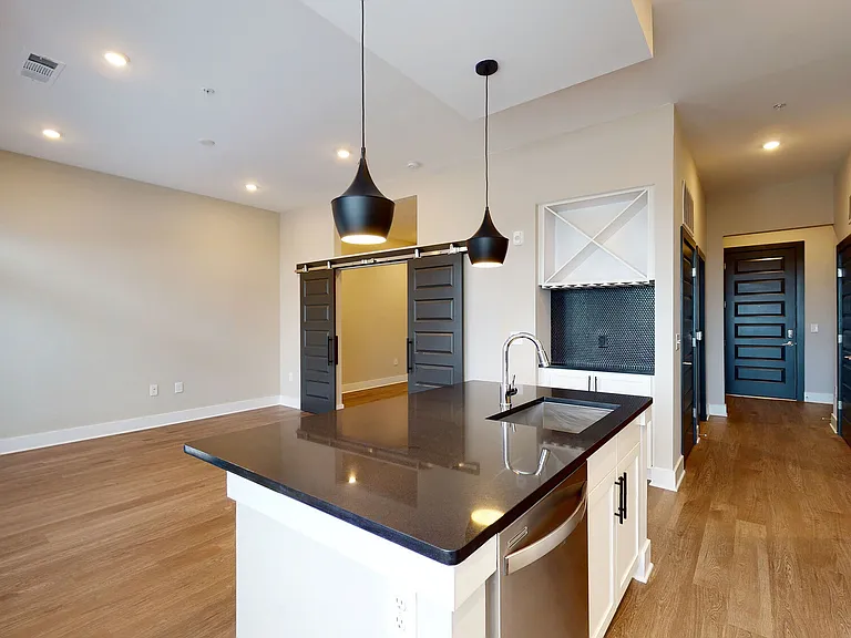2550 Blackmon Dr — Photo 6
