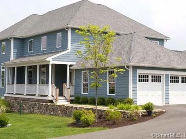 304 Hemlock Way #68, Middlebury, CT 06762