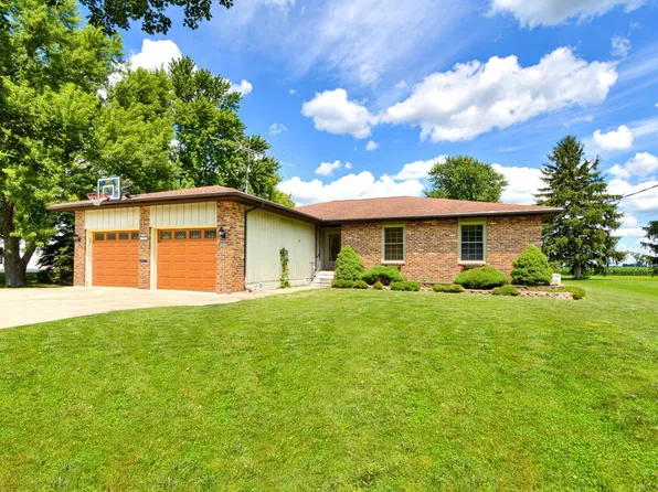 305 N Vermillion St, Lexington, IL 61753