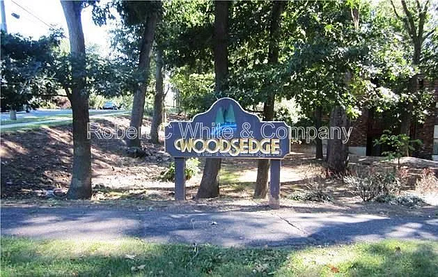Photo 2 of 11 - 95 Woodsedge Dr #3C - Newington, CT Building Photo - 95 Woodsedge Dr #3C