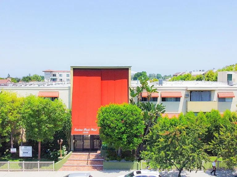 Encino Park West — Photo 1