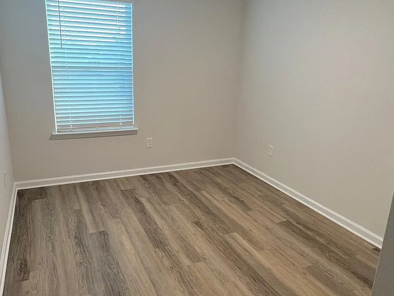 1736 Jakes Dr — Photo 5