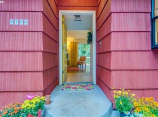 3306 Edgemont Rd, Lake Oswego, OR 97035