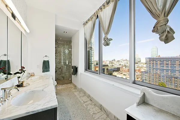 Sold by Nest Seekers International | media 6
