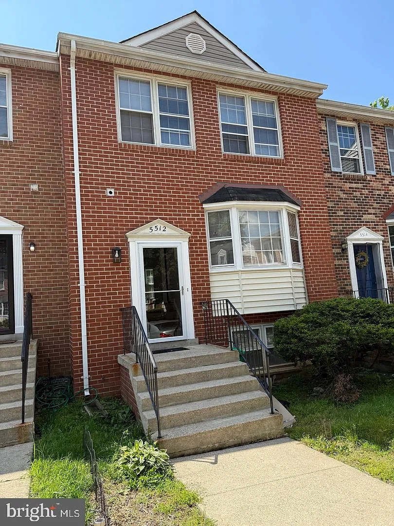 4 bed, 3.5 bath, 1360 sqft, $3,150 — Photo 3