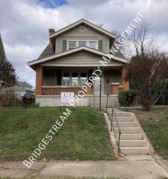 1st image of 611 W Circle Dr