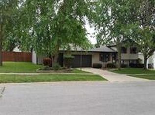 719 Sonya Dr, Waterloo, IA 50702