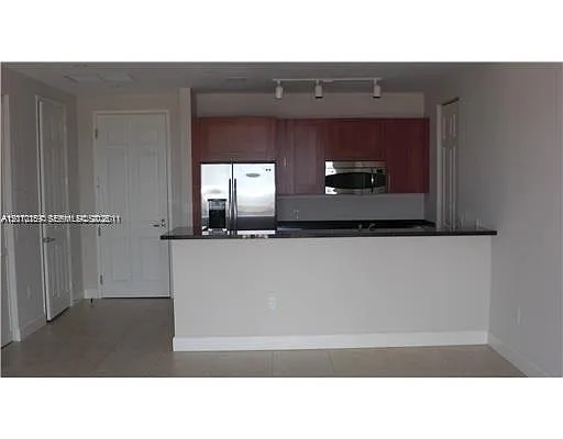 Building Photo - 1300 Ponce De Leon Blvd #1106