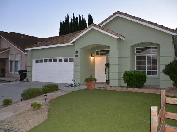 5221 Old Town Ln, Salida, CA 95368