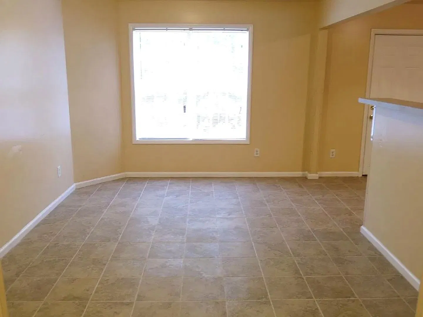 Great 3BD/3BA townhome near downtown Raleigh! — Photo 4