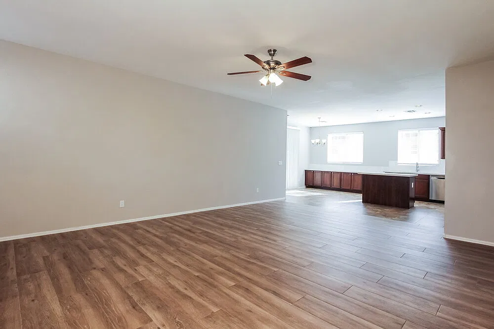 3 bed, 2.0 bath, 1733 sqft, $2,315 — Photo 3