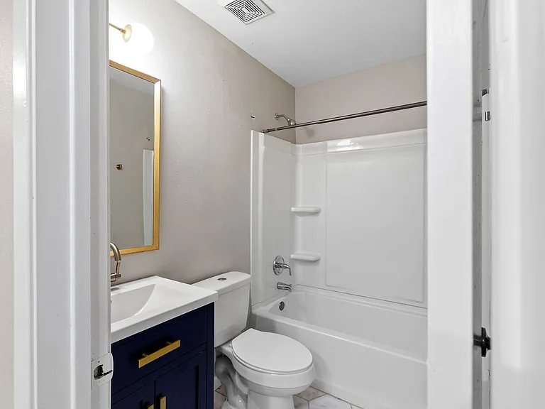 1208 Hillyer St — Photo 13
