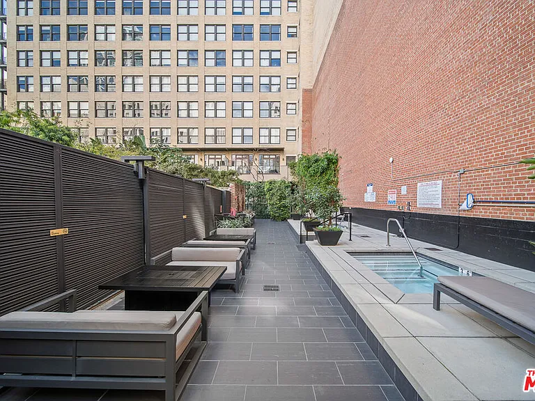 460 S Spring St #701 — Photo 21