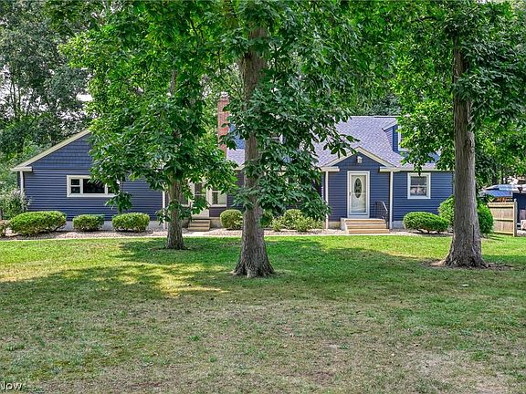 4th image of 3604 Edgewood Dr
