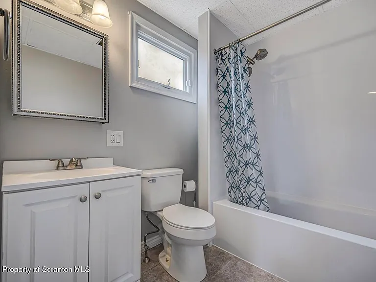 2725 Cedar Ave — Photo 15