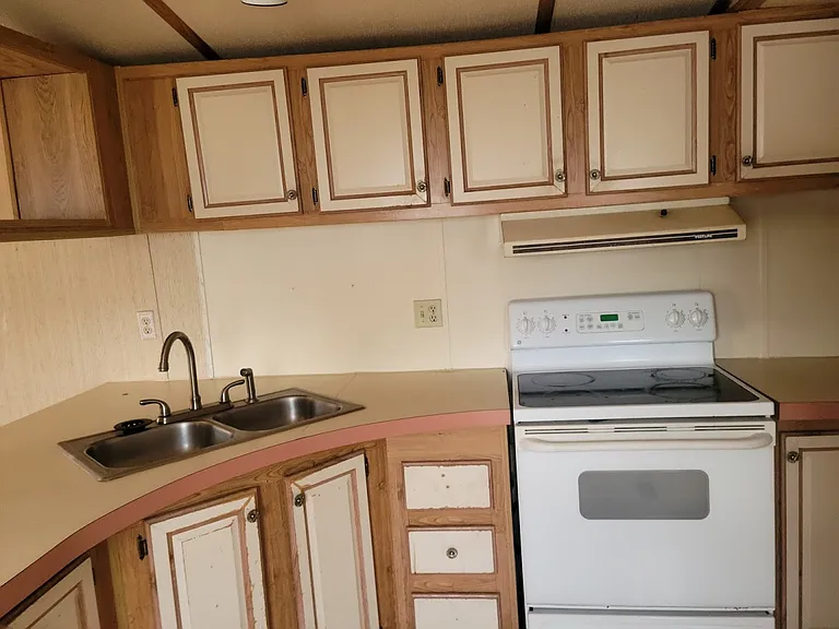 1832 Kent Dr — Photo 10
