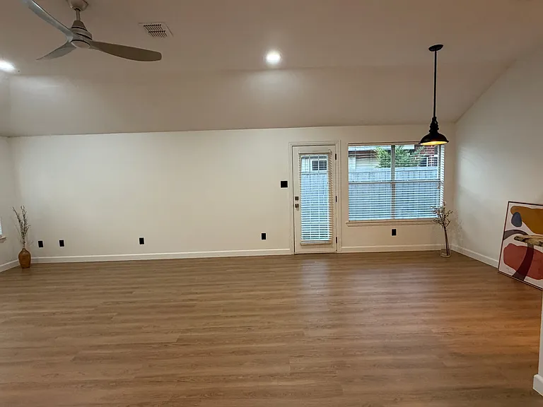 1637 Yellowstone Ave — Photo 8