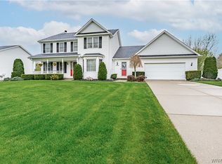 5504 Hallmark Ln, Lockport, NY 14094
