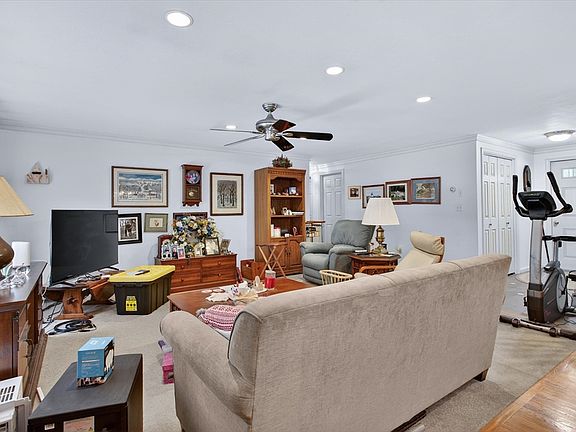 5th image of 4 Hatchery Ln